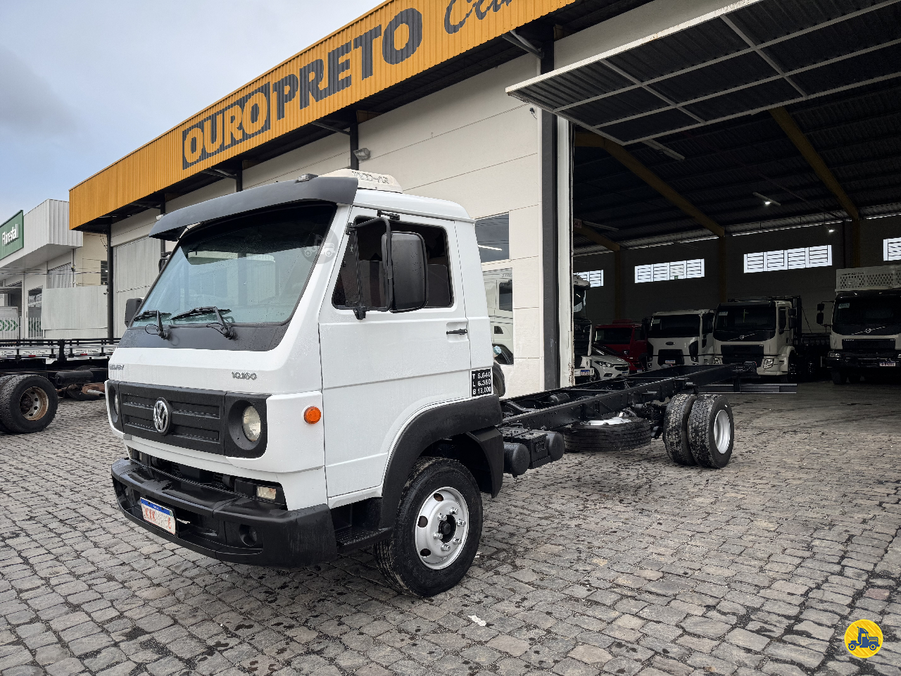 CAMINHAO VOLKSWAGEN VW 10160 Chassis 3/4 4x2 Ouro Preto Caminhões LAGES SANTA CATARINA SC
